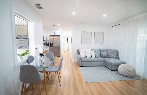 Meadowlawn House | Tranquil and Sunny 4BR Getaway Home