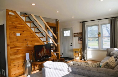 Niagara-on-the-Lake Cottage | Tranquil Country Cottage Niagara on the Lake