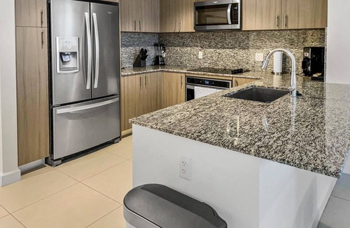 Doral Condo | Tranquil Doral Retreat: Spacious Gem
