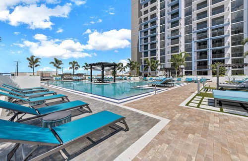 Doral Condo | Tranquil Doral Retreat: Spacious Gem