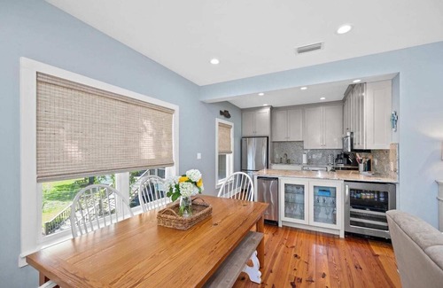 Fairhope Cottage | Tranquil Fairhope Cottage/Waterfront/Screened porch/fishing pier/bunk beds.