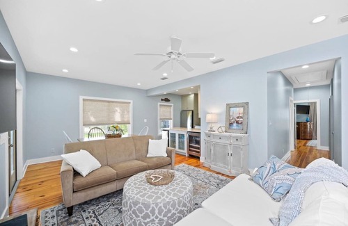 Fairhope Cottage | Tranquil Fairhope Cottage/Waterfront/Screened porch/fishing pier/bunk beds.