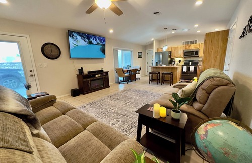 Foothills House | Tranquil Foothills Retreat