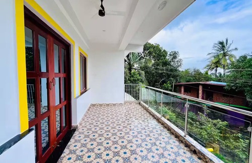 Bainguinim Bed & Breakfast | Tranquil Goan Escape - AC Room in a Villa with Shared bathroom