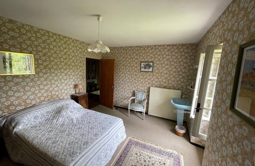 Roquecor House | Tranquil Lakeside Cottage in the French Countryside