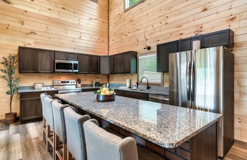 Gatlinburg Cabin | Tranquil Mountain Getaway By Ghosal Luxury Lodging