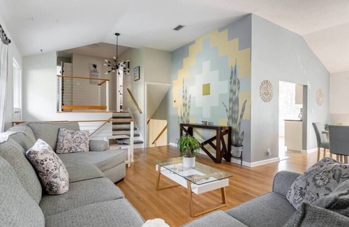 Lakewood Villa | Tranquil multilevel waterfront villa