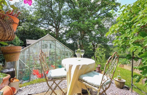 Kintbury Cottage | Tranquil one-bedroom annexe with forest views in Kintbury.