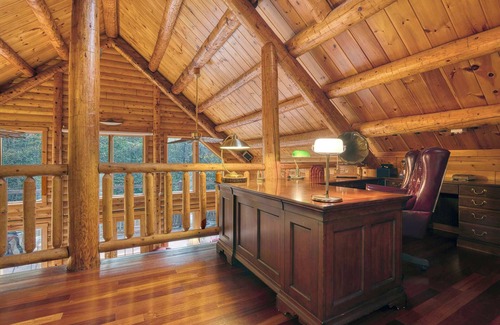 Blandford House | Tranquil Retreat 6-BR Total in the Berkshires