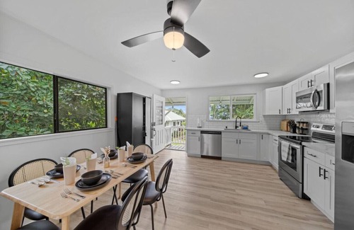 Hilo Cottage | Tranquil Retreat, Steps to Downtown Hilo Cafe