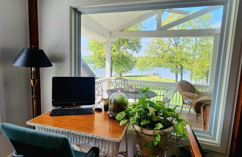 Benton Apartment | Tranquil setting! Desired location on Ky Lake with dock. Minutes to town.