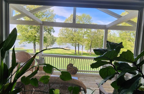 Benton Apartment | Tranquil setting! Desired location on Ky Lake with dock. Minutes to town.