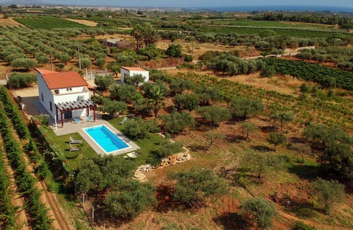 Menfi House | Tranquil setting for a relaxing break at La Casa degli Ulivi