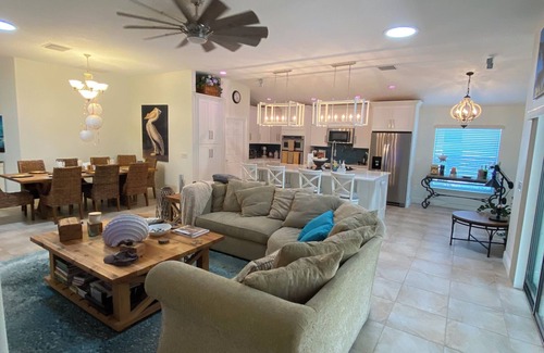 The Villages House | Tranquil SPA Retreat 3-bedroom house w golf cart in The Villages