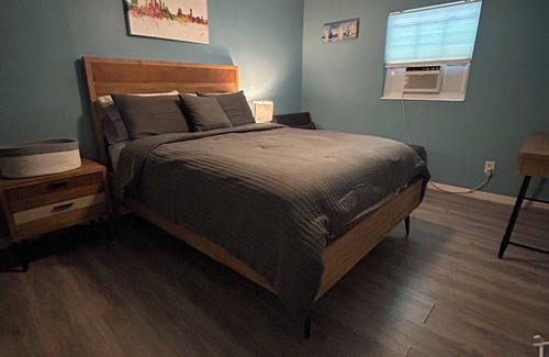 Carver City - Lincoln Gardens Apartment | Tranquil studio with AC in sunny Tampa