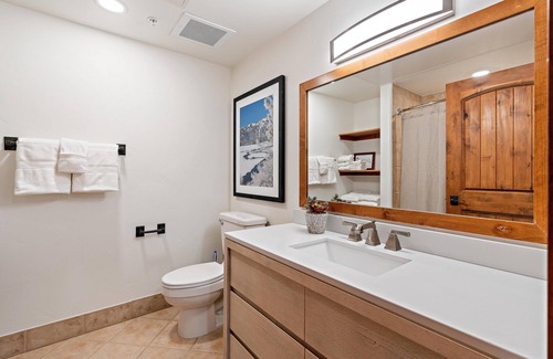Tamarack Condo | Tranquil Studio with Balcony