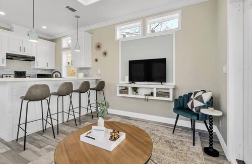 Owens Cross Roads House | Tranquil Tiny Home near Hiking - Nesting Nook