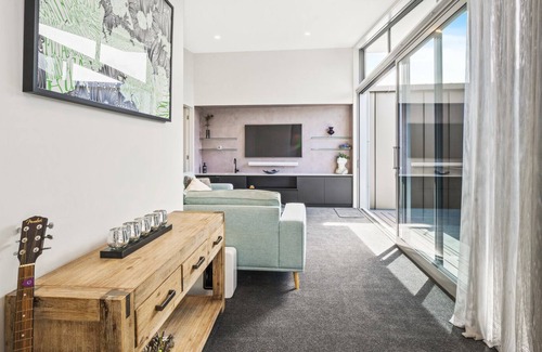 Gulf Harbour House | TRANQUILITY WATERS - WHANGAPARAOA HOLIDAY HOME in Whangaparaoa