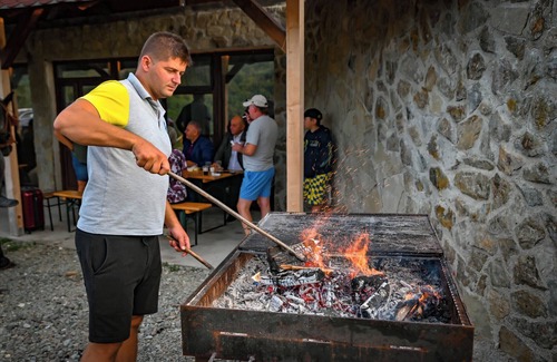 Balsa House | Transylvanian Hideaway with Hot Tub, Bonfire, and Pure Air