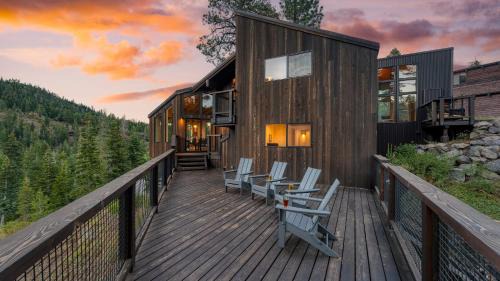 Olympic Valley House | Trapper by AvantStay A Interior Design w Sauna