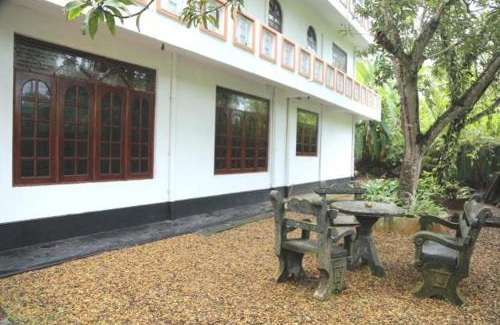 Induruwa Bed & Breakfast | Travana Villa