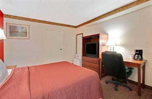 Parsippany Hotel | TraveIodge by Wyndham Parsippany
