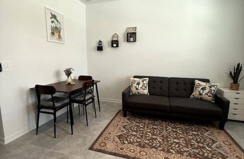 Winter Haven Apartment | Traveling workers 1bed and living space/pets friendly