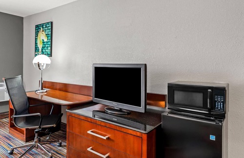 Bloomington Hotel | Travelodge by Wyndham Bloomington