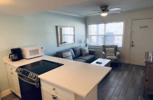 Sunset Beach Condo | Treasure Island Beach condo steps from the beach