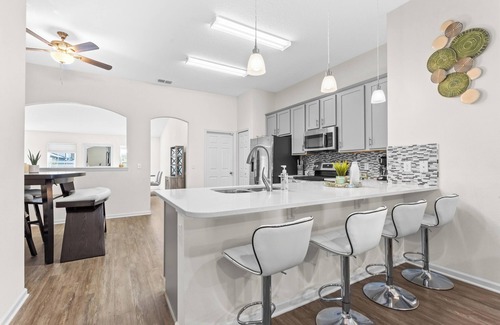 Westside House | TREAT YOURSELFnSpacious 4-bedroom house with WiFi and AC in awesome Jacksonville