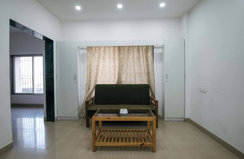 Phase 1 Hotel | Treebo Empire Executive, Hinjewadi