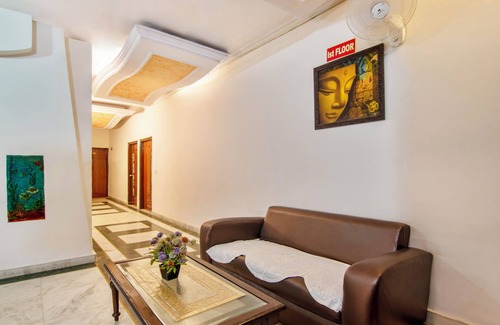 Karol Bagh Hotel | Treebo Paras International