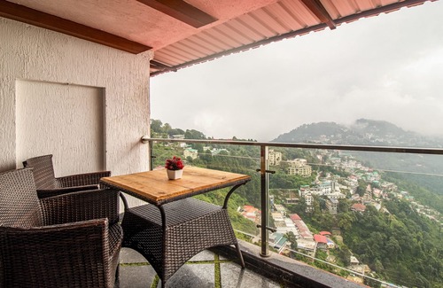 The Mall Road Hotel | Treebo Premium Queen Of Hills Near Mall Road