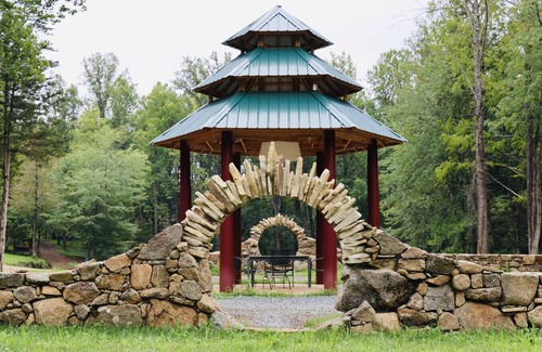 Stanardsville Apartment | Treehouse at the Castle