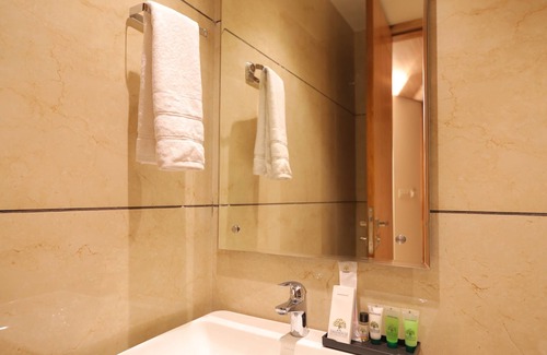 Amritsar Hotel | TreeHouse London Street Amritsar