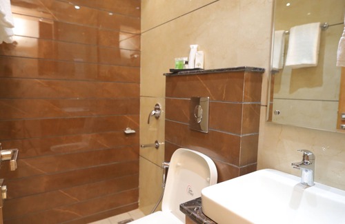 Amritsar Hotel | TreeHouse London Street Amritsar