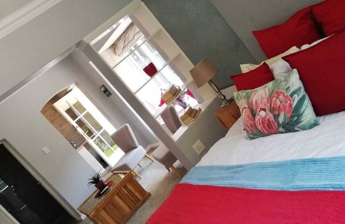 Greater Johannesburg Metropolitan Area Bed & Breakfast | Treehouse on Maple