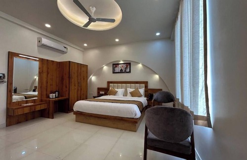 Jhotwara Hotel | TreeHouse The Royal Chandra Mahal