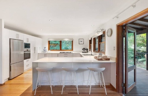 Pearl Beach House | Treetops by HolidayCo.