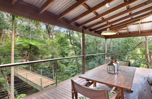Pearl Beach House | Treetops by HolidayCo.