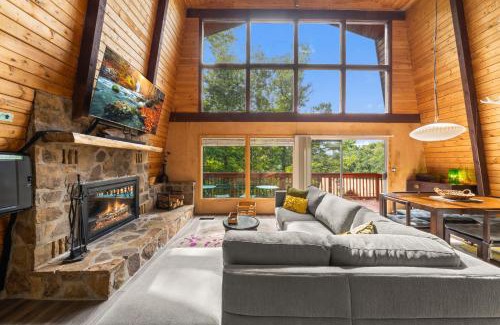 Chalet Village Ski Chalet | Treetops Chalet - 3bd/2bt Boutique Cabin w/Mt Leconte views in Gatlinburg