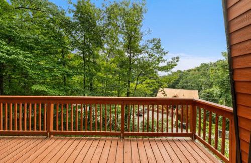 Chalet Village Ski Chalet | Treetops Chalet - 3bd/2bt Boutique Cabin w/Mt Leconte views in Gatlinburg