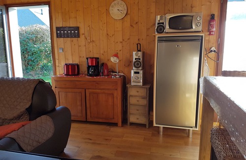 Tregastel House | Trégastel wooden house on the pink granite coast 300m from the seafront, wifi.