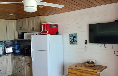 South Palmetto Point Resort | Trela Sands #2 in Eleuthera Bahamas 1 Bedroom studio right on the beach