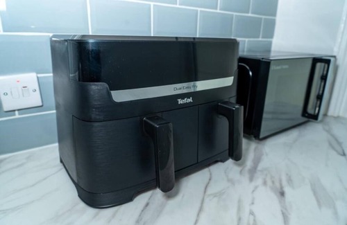 Swiss Cottage Apartment | Tremendous 2-bedroom apartment in Lancashire, Blackpool FY1 6BZ, UK