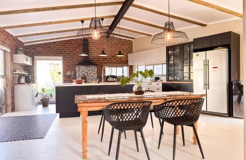 Still Bay House | Tremendous family-pet friendly, Stilbaai home