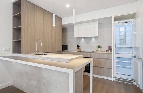 North Fremantle Apartment | Trendy 1-Bed Retreat in Fremantle with Rooftop