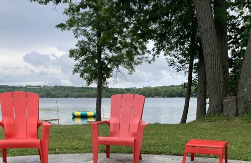 Hastings Cottage | Trendy Trent River Retreat