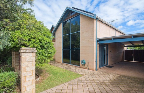 Dunsborough House | Tresco- Dunsborough Seaside home