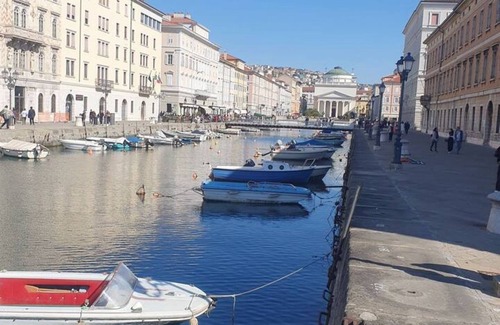 Roiano-Gretta-Barcola-Cologna-Scorcola Apartment | Trieste Central Holiday Home